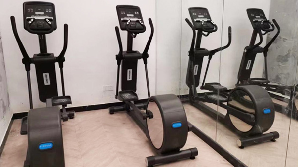 在用橢圓機(jī)進(jìn)行運(yùn)動(dòng)訓(xùn)練時(shí)應(yīng)該注意些什么？